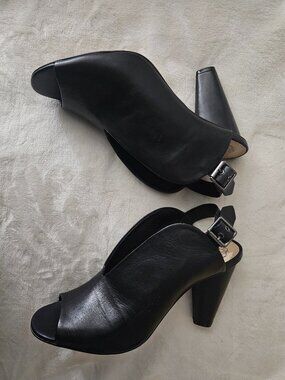 Vince Camuto Kembia peep toe heels